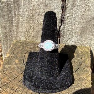 Elegant 925 sterling Silver Opal Ring sz5